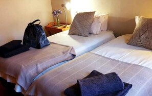 5 dormitorios, tabla de planchar con plancha, wifi y ropa de cama