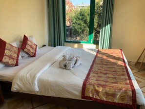 غرفة ديلوكس - منظر للجبل - في منطقة الحديقة | خزنة داخل الغرفة وبديكورات فريدة لكل غرفة وطراز فريد لكل وحدة