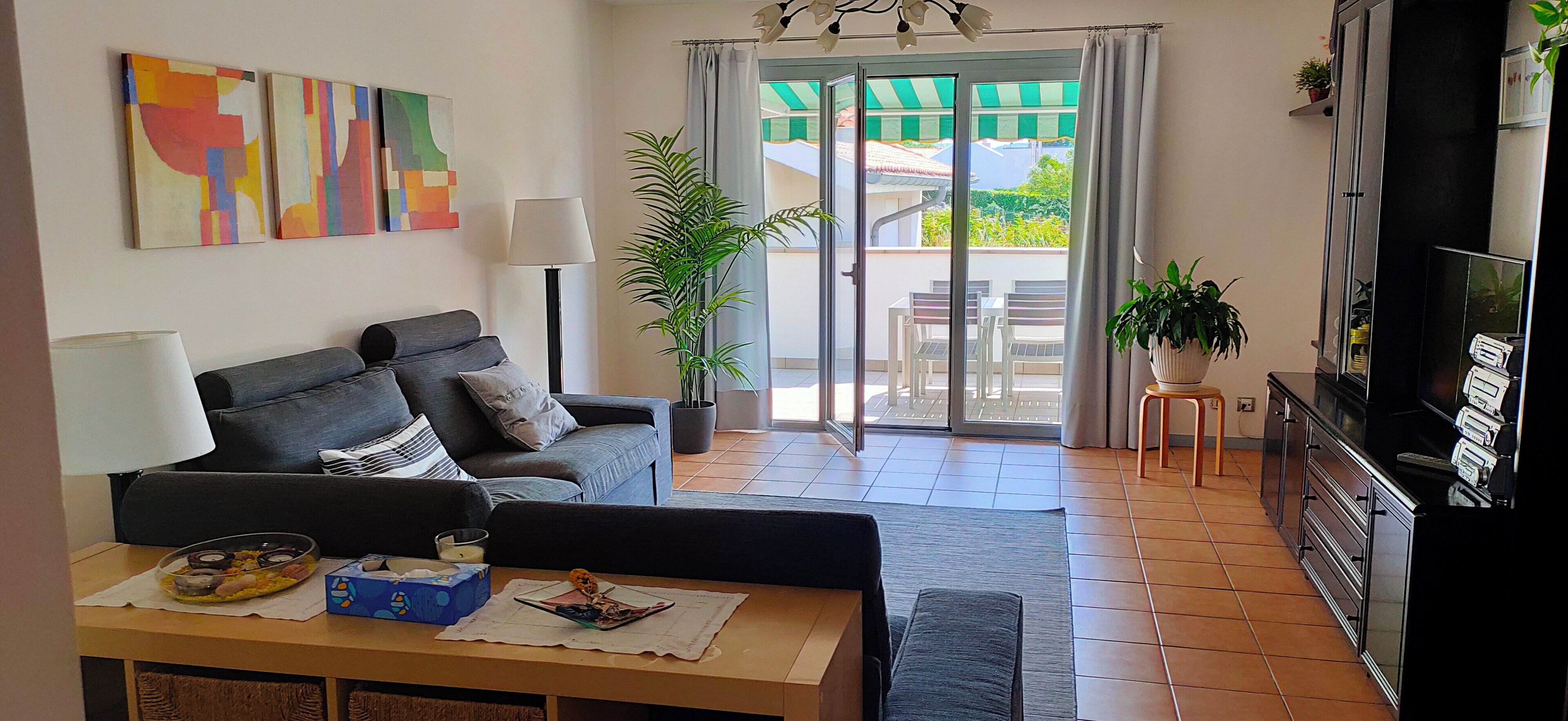 Télévision, livres, chaîne hi-fi