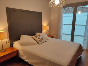 Iron/ironing board, bed sheets - Relax, silence and sun in the Basque Country (Hendaya)