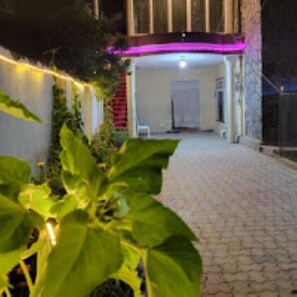 Deluxe Double Room, Mountain View | Soundproofing, iron/ironing board, free WiFi - Black Stone Suites Skardu (Skardu)