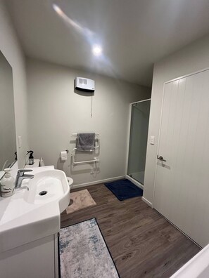 Zimmer, 1 Schlafzimmer | Badezimmer