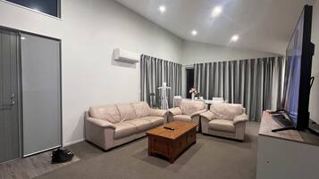 Phòng, 1 phòng ngủ | Phòng khách