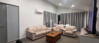 Room-central City Cozy Queen Room