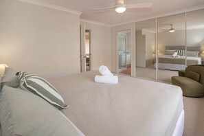 3 bedrooms, iron/ironing board, free WiFi, bed sheets