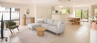 Duchess Beach Retreat- Town Central