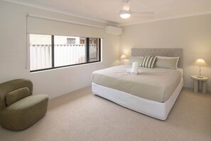 3 chambres, fer et planche à repasser, Wi-Fi gratuit, draps fournis