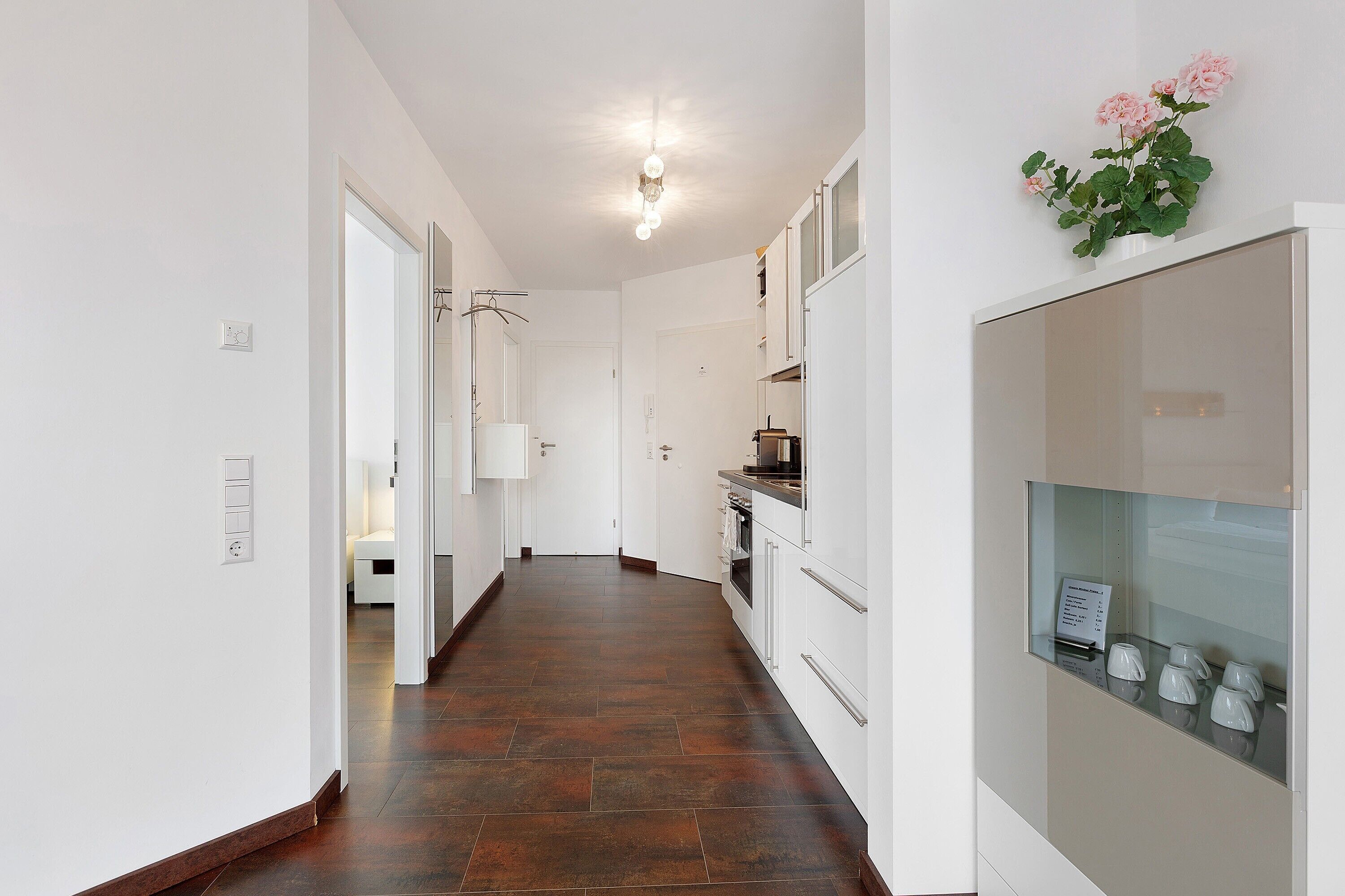 Fridge, oven, stovetop, coffee/tea maker