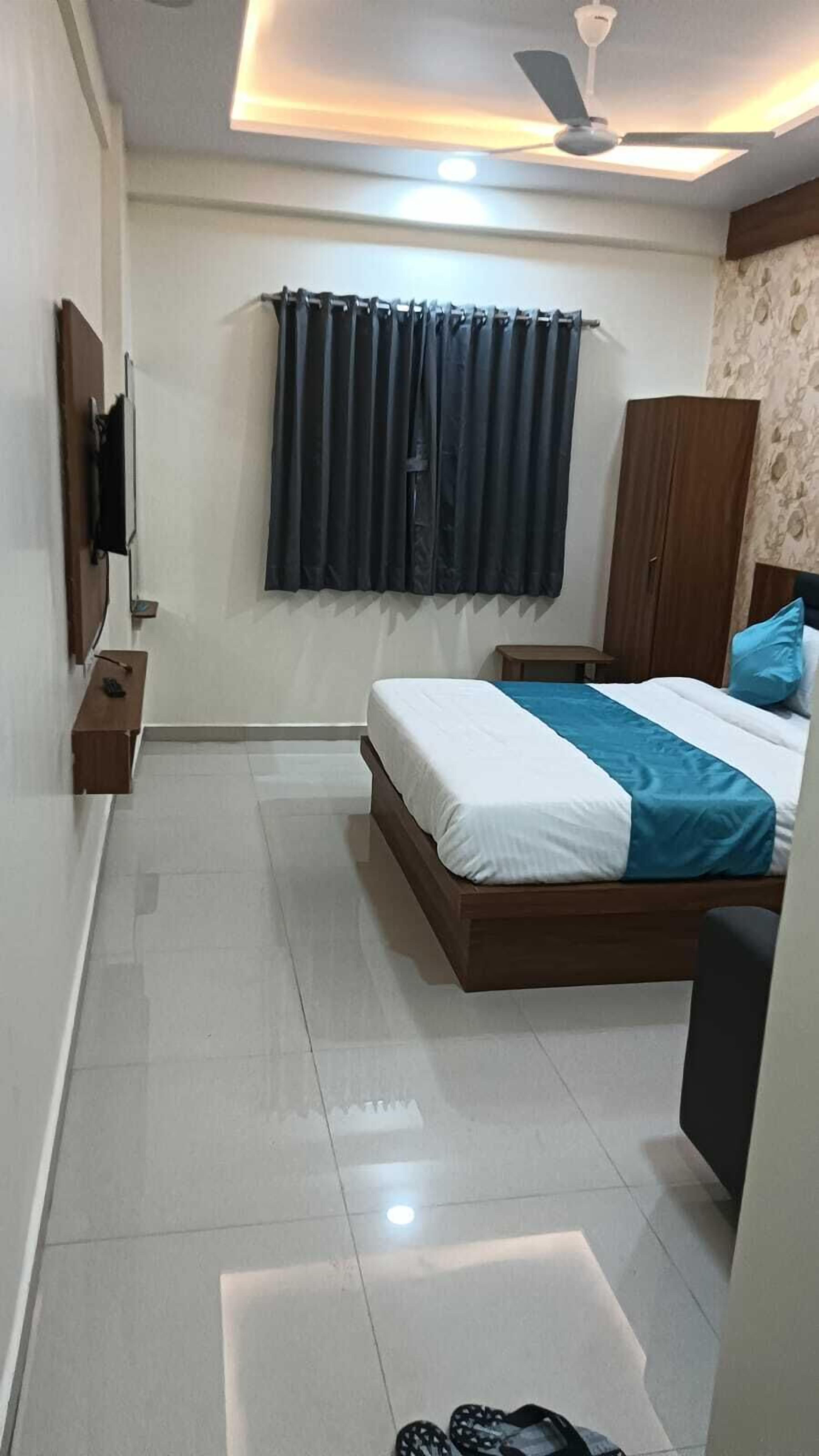 Deluxe Room, City View