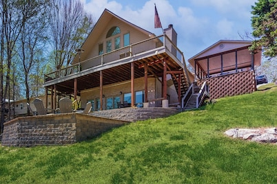 Outdoor Spa + Dock! Scenic Norris Lake Retreat