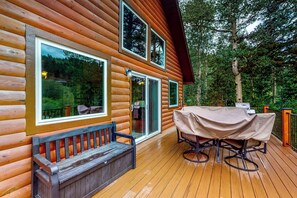 Outdoor dining - Deck & Mtn Views! Family A-Frame Cabin in Bailey (Bailey)
