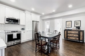 Fridge, microwave, stovetop, dishwasher