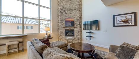 TV, fireplace, DVD player