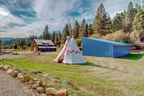Exterior - Rustic Cabin w/ Decks & Hot Tub in Garden Valley! (Garden Valley)