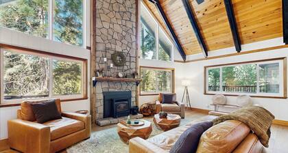 Hot Tub, Game Room & Home Gym: Serene Arnold Gem