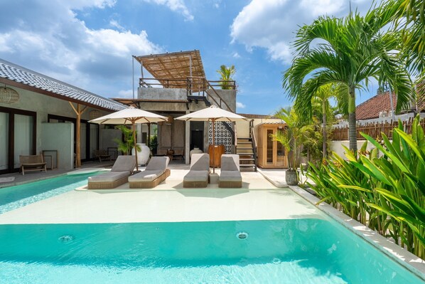 Outdoor pool, sun loungers