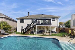 Pool - Private Pool: Quiet Family Home in Savannah (Savannah)