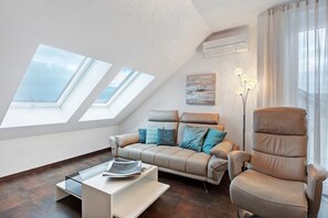 TV - Apartment '4-12 Thermen und Reben' in Bad Bellingen with Wi-Fi and Outdoor Area (Bad Bellingen)