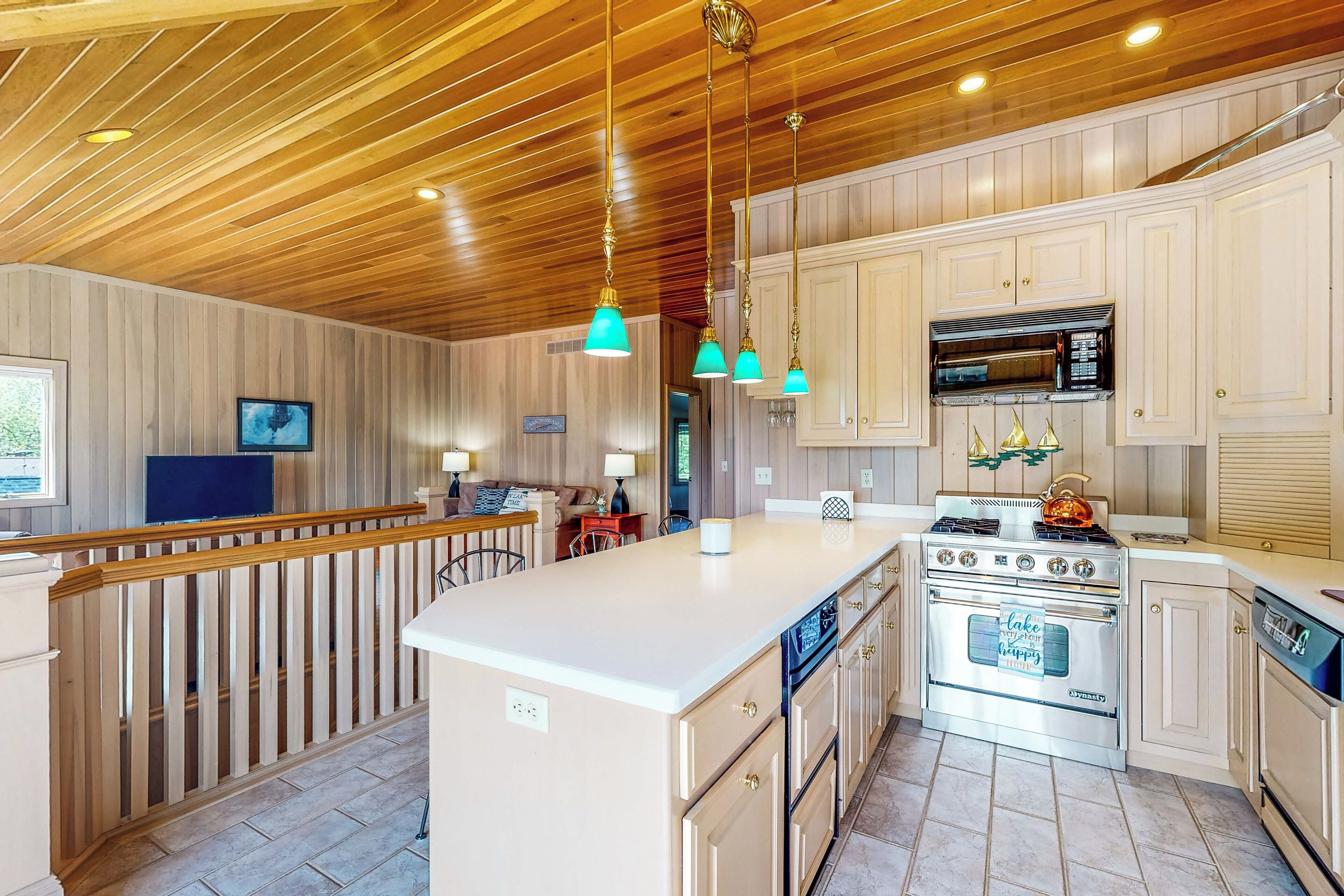 Refrigerador, microondas, parrilla de estufa y lavavajillas 