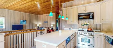 Refrigerador, microondas, parrilla de estufa y lavavajillas