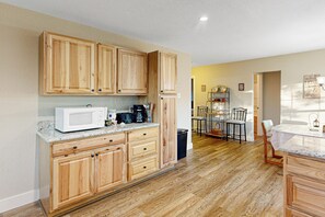 Interior - 3BR Private Home w/ Hill Country Views & Patio (Pipe Creek)