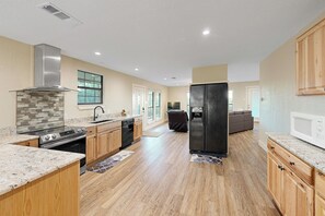 Fridge, microwave, stovetop, dishwasher - 3BR Private Home w/ Hill Country Views & Patio (Pipe Creek)