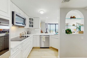 Fridge, microwave, stovetop, dishwasher - Beach Access! Family-Friendly Bonita Springs Gem (Bonita Springs)
