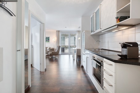 Fridge, oven, stovetop, coffee/tea maker. Apartment 4-04 in Bad Bellingen with Wi-Fi and Outdoor Area
