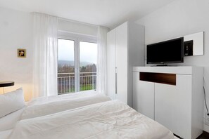 WiFi, bed sheets - Apartment '2-12 Weinterrassen' with Wi-Fi and Outdoor Area (Bad Bellingen)