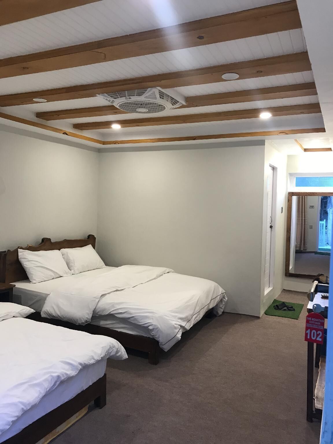 Deluxe Double Room, Mountain View | Soundproofing, iron/ironing board, free WiFi