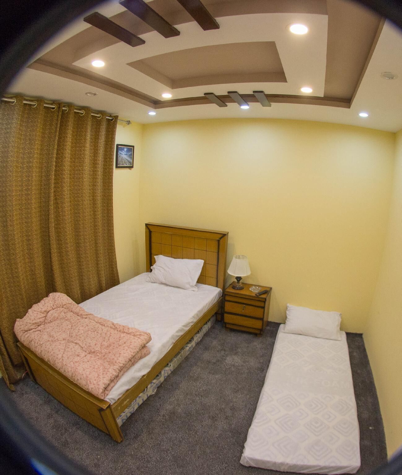 Sistema de insonorización, tabla de planchar con plancha y wifi gratis 