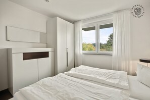 Room - Apartment 2-07 Drei Grenzen Vineyard View with Wi-Fi and Vineyard Views (Bad Bellingen)