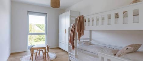 3 makuuhuonetta, silitysrauta/-lauta, Wi-Fi, vuodevaatteet