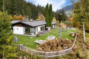 House - Luxurious and Calm Central Hideaway (Tschagguns)