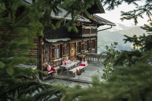 Slopeside Mountain House With Hot Tub