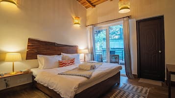 Deluxe Room with Large Private Balcony | Laptop workspace, WiFi