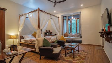 Heritage Room with Bay Window | Laptop workspace