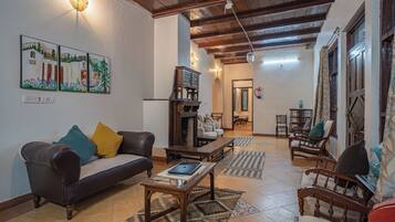 Área de estar no saguão