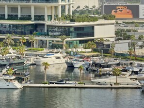 Marina - Downtown Canal View Studio, Walk to Dubai Mall. (Dubai)
