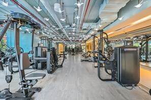Fitness facility - Downtown Canal View Studio, Walk to Dubai Mall. (Dubai)