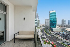 Property grounds - Downtown Canal View Studio, Walk to Dubai Mall. (Dubai)