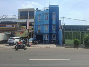 واجهة المنشأة