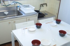 Dining - Japanese Modern Stay｜ 5 min to Tsuruhashi station/ 5 min to Namba (Higashinari Ward)