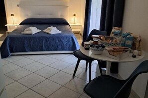 Room - Naples Museum Metro b&b and vacation home 30mt from Metro and Museum Archeolog. (Napoli)