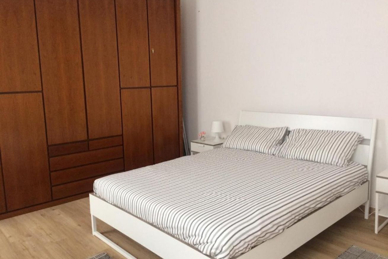 2 camere, ferro/asse da stiro