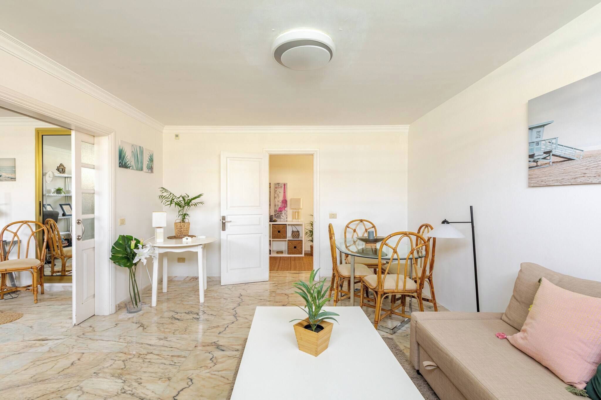 Chambre, 1 chambre, accessible aux personnes à mobilité réduite, balcon | Coin séjour | Livres