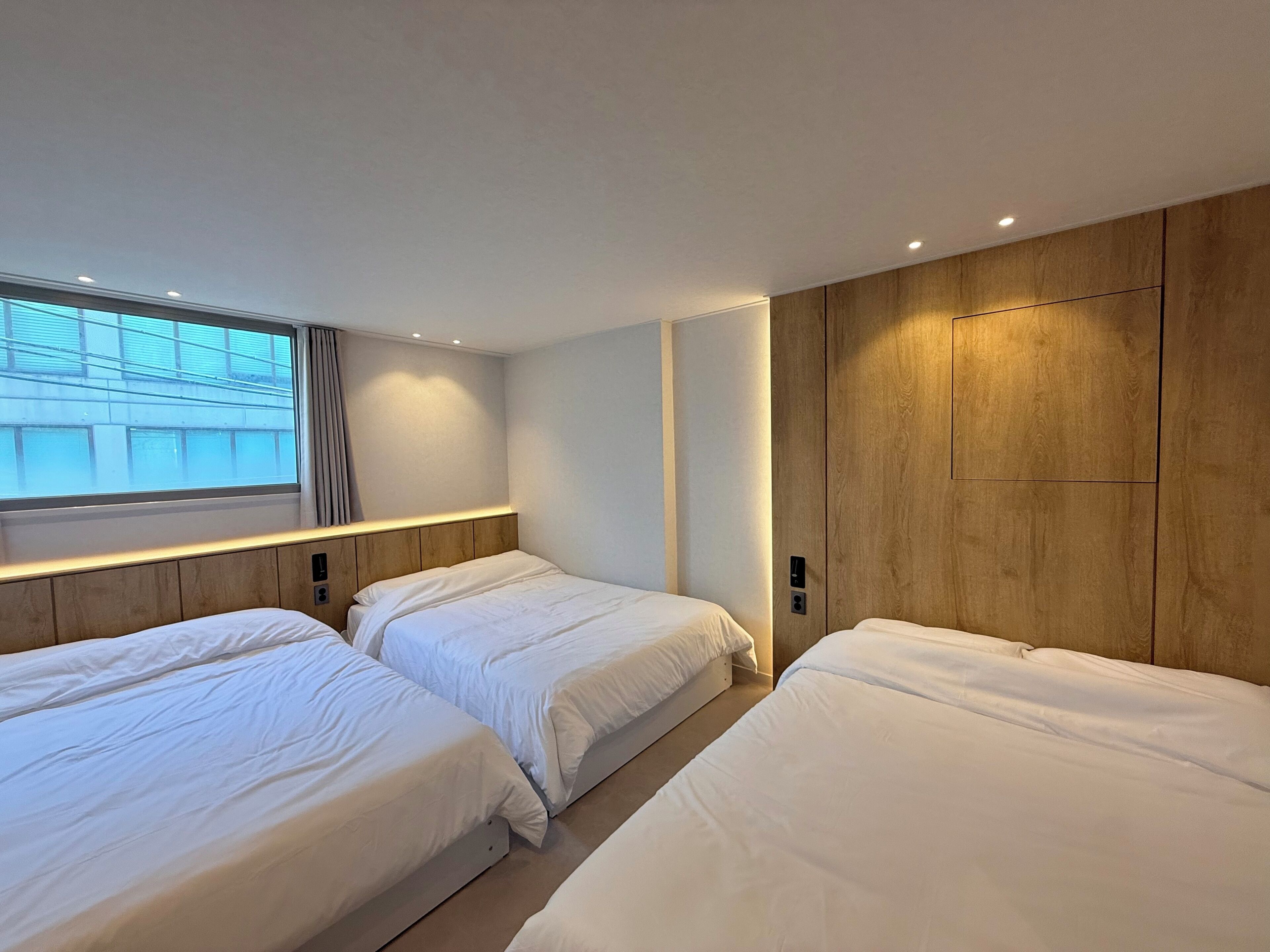 Iron/ironing board, free WiFi