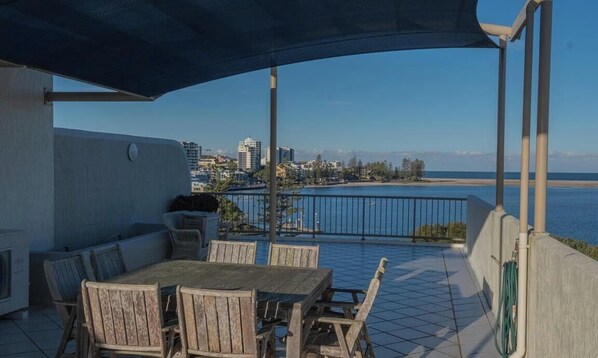 تناول الطعام بالخارج