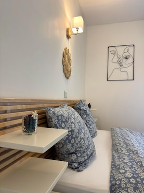 2 chambres, fer et planche à repasser, Wi-Fi gratuit, draps fournis