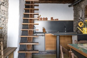 Interior - Mulberry House, Welcome Way (Campiglia)